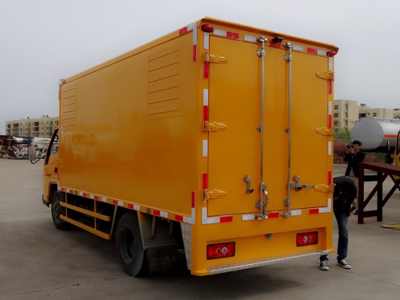 江鈴小型應急發電車、電源車